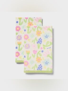 2pk Easter Floral Hand Towel Set - Room Essentials